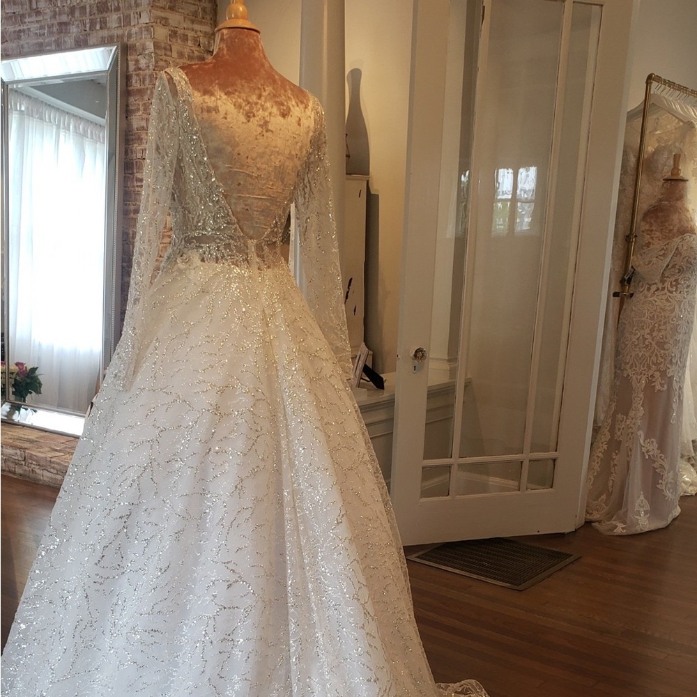 Wedding Gown Size 16 by PERFIONI COUTURE made in Europe